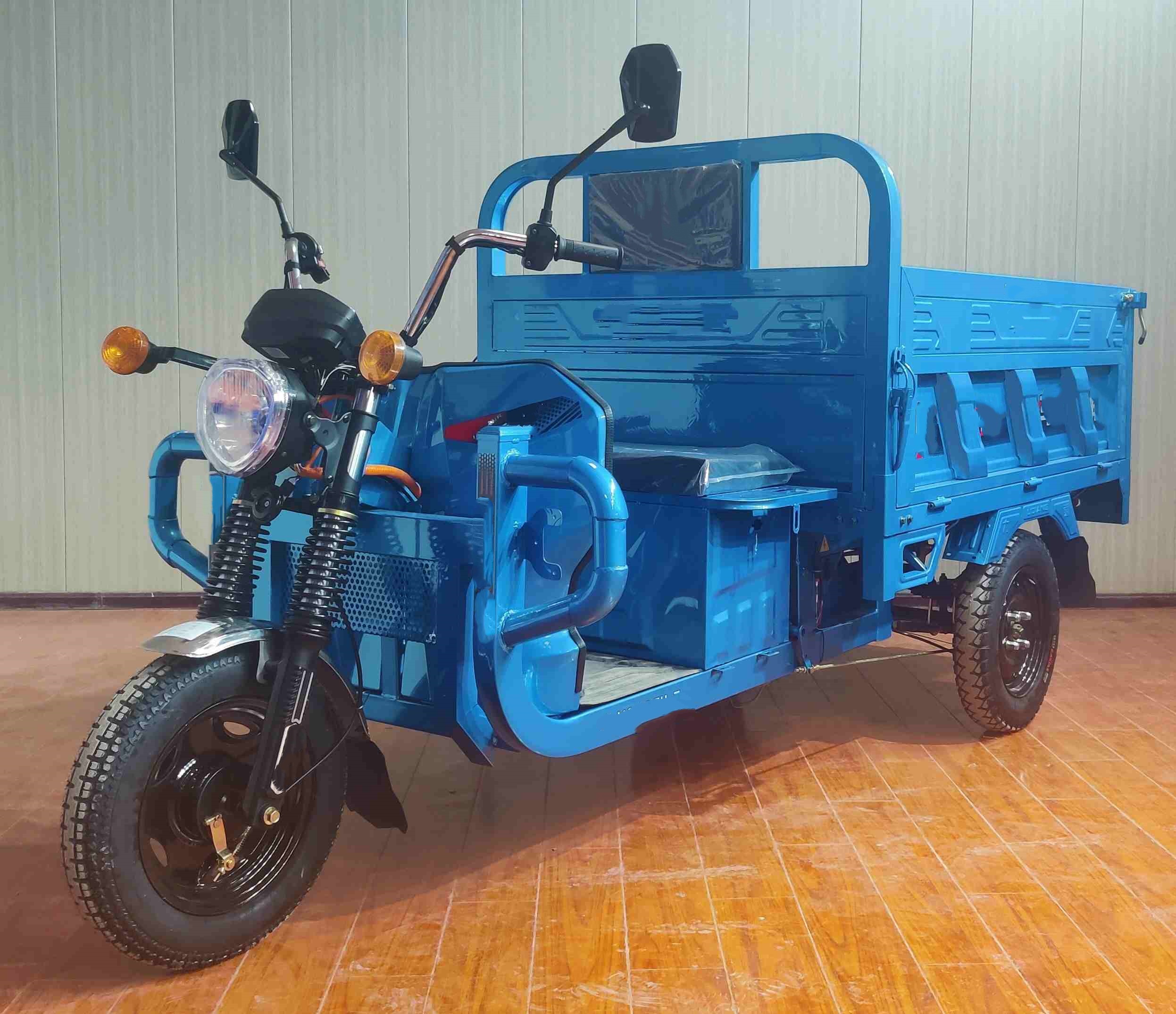 Triciclo elétrico azul, caixa de carga reforçada